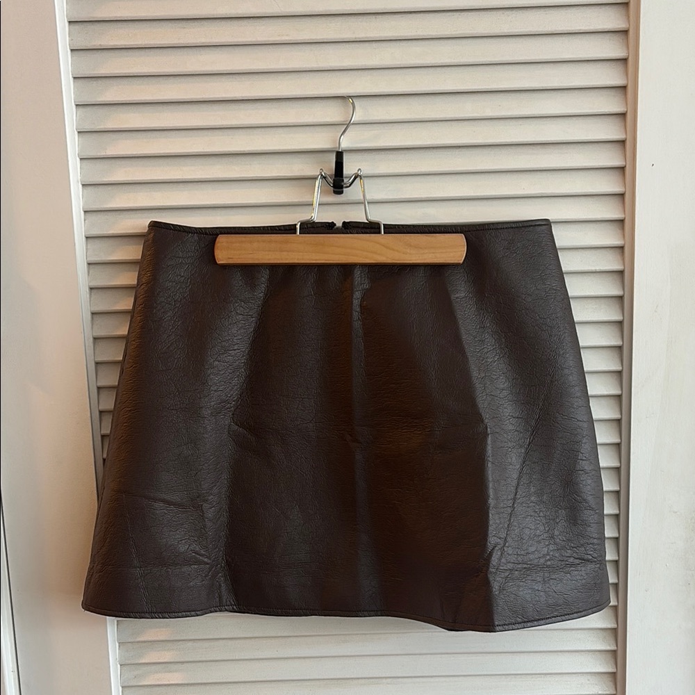 Elegant Brown Leather Skirt